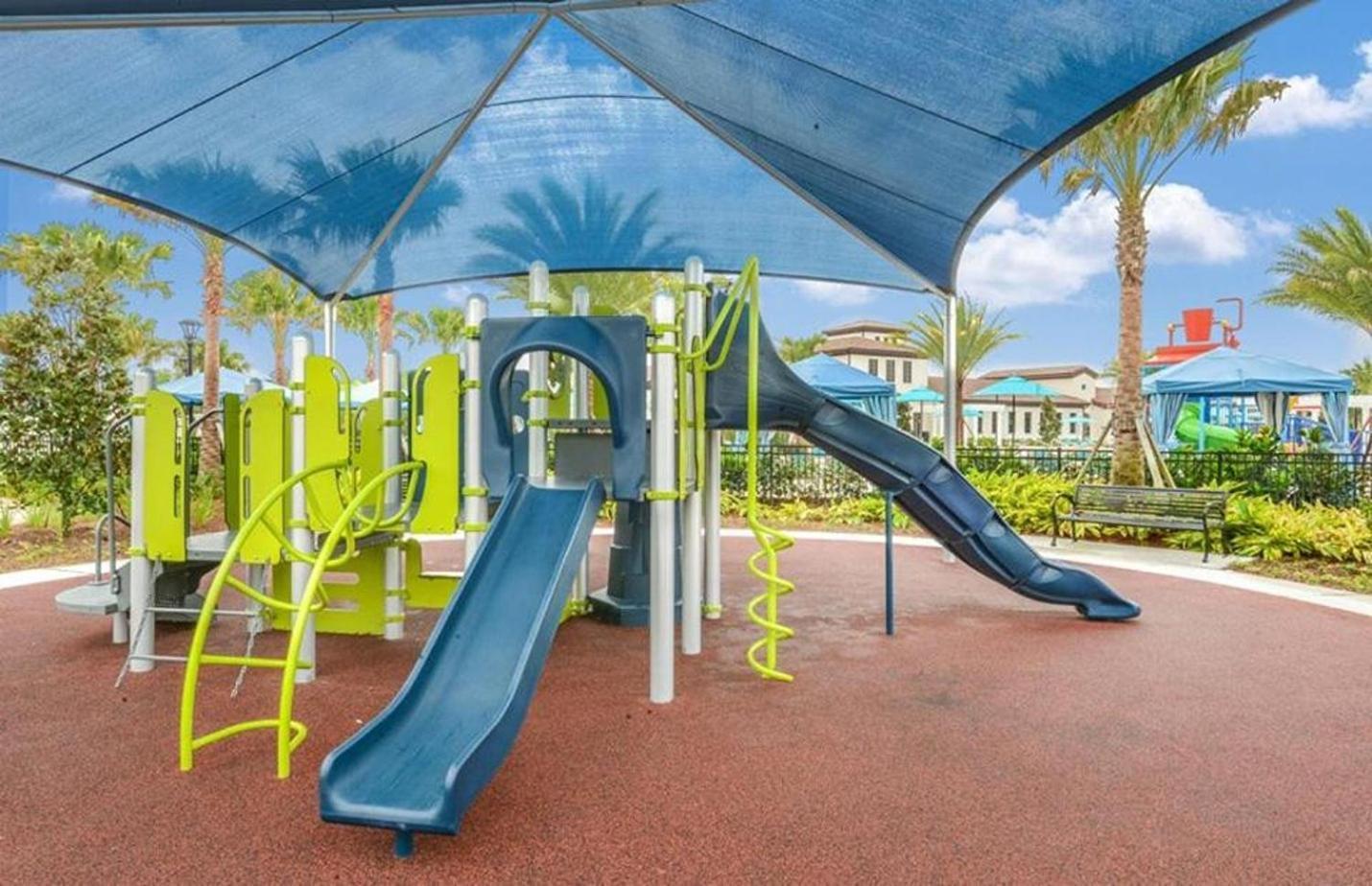 Townhome With Private Pool, Bbq & Free Waterpark Holiday home *