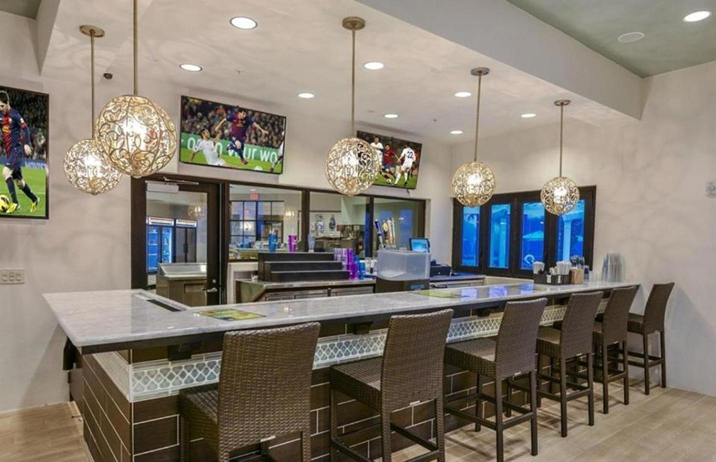 Townhome With Private Pool, Bbq & Free Waterpark Holiday home